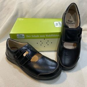 Like new Finn Comfort Chennai black leather size 41